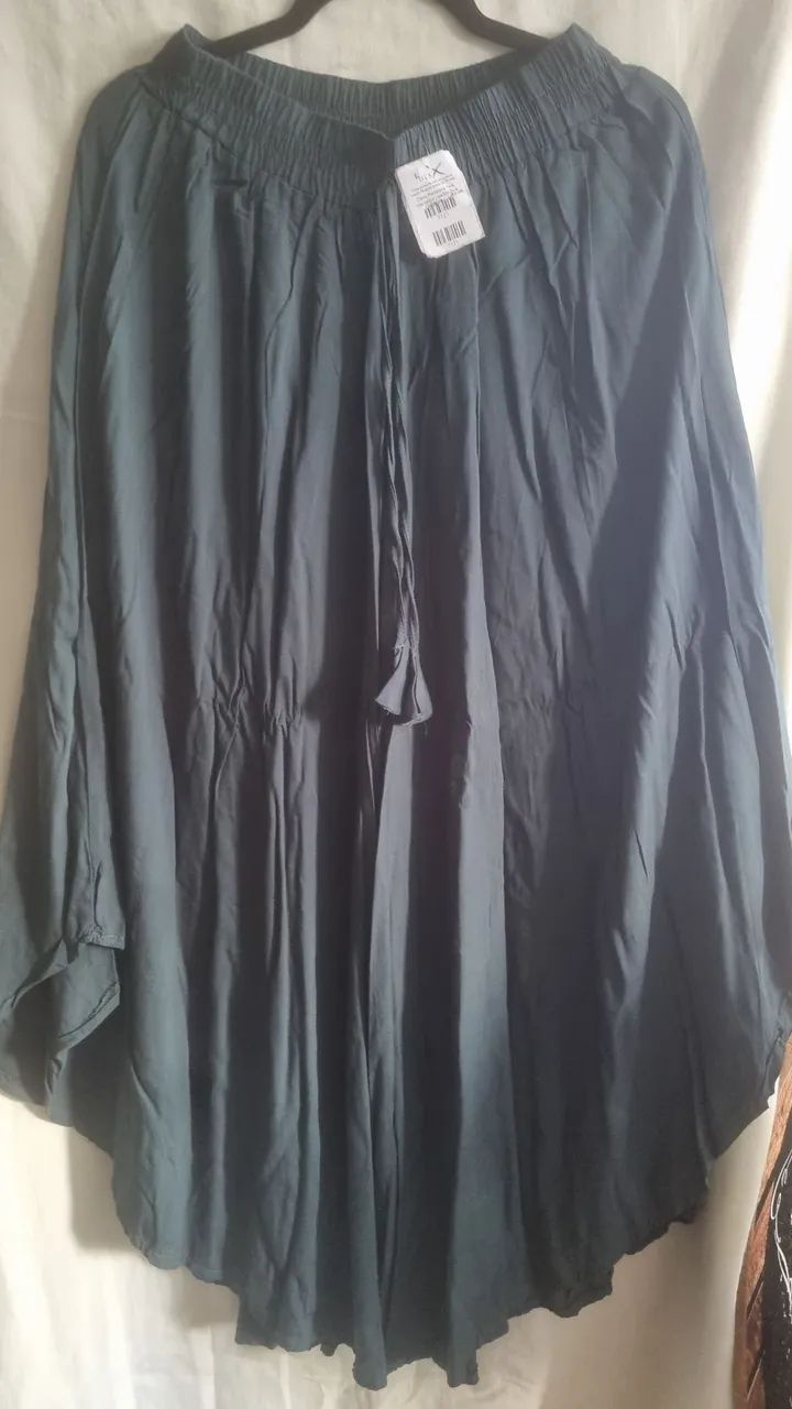 Calça Pantalona Lisa em Viscolinho - Foto 2