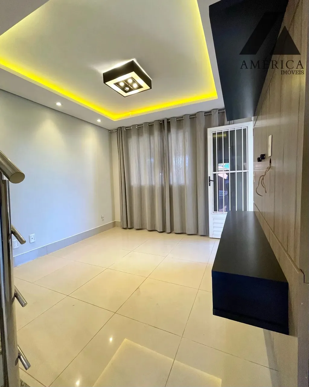 Sobrado para aluguel tem 150 m² com 3/4, sendo uma suíte com closet em Despraiado - Cuiabá