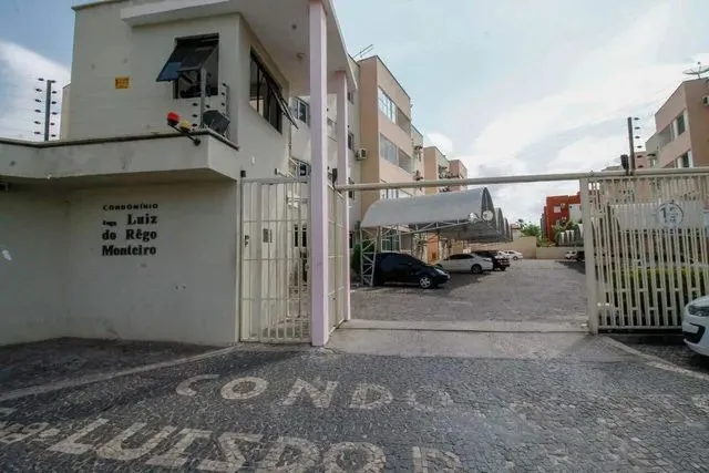 Aluga-se Apartamento no Cond Luiz do Rego Monteiro Bairro Noivos