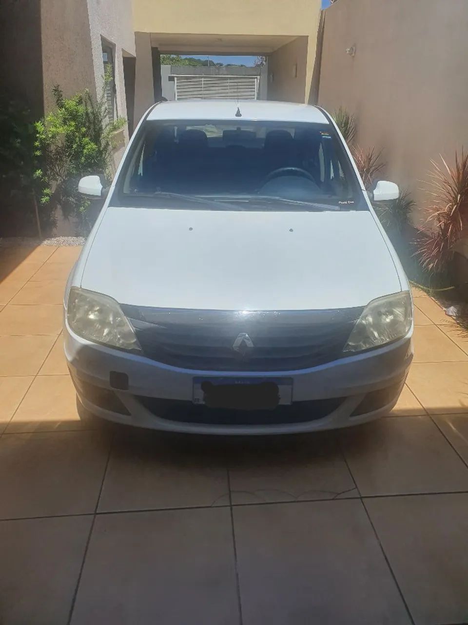 Logan 2011 1.6 8v 