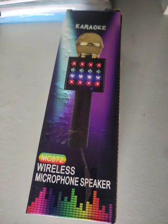 Microfone Karaoke Sem Fio com caixa  embutido novo  - Foto 2