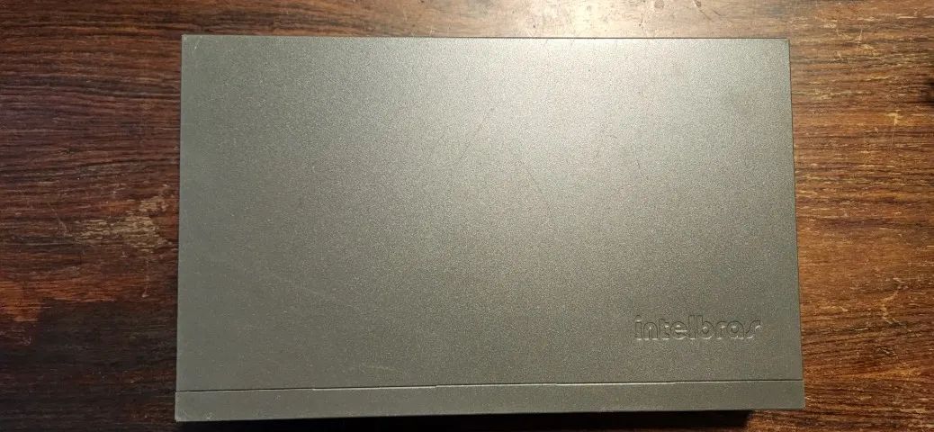 Switch Gerenciável 8 Portas Gigabit Ethernet com 2 Portas Mini-GBIC - Foto 2