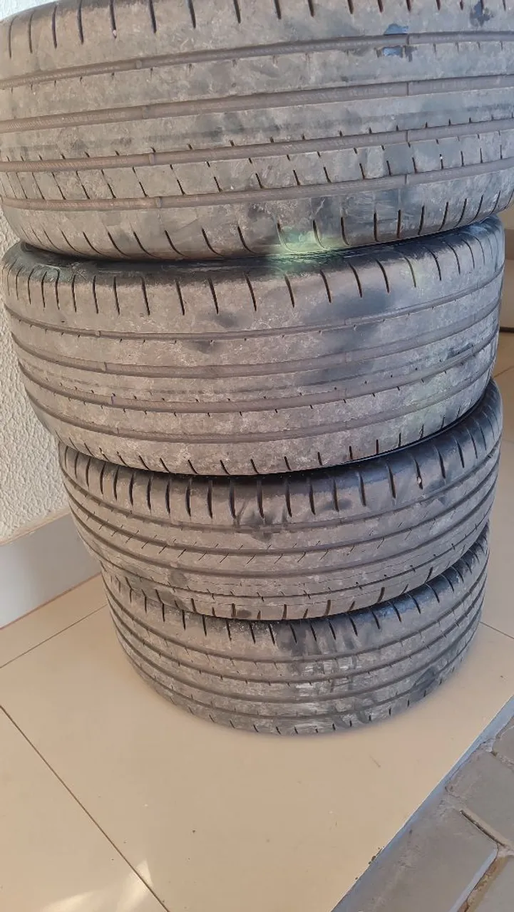Jogo de rodas aro 17 4x100 semi nova