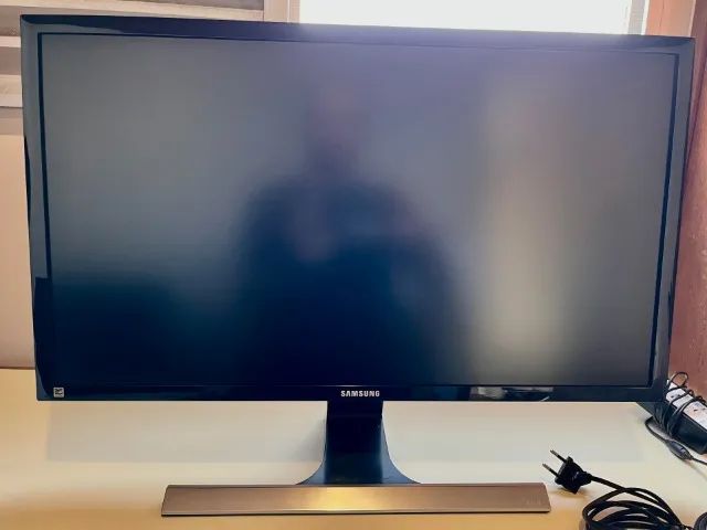 Monitor Samsung U28E590D 28" 4K UHD - Excelente Estado - Foto 5