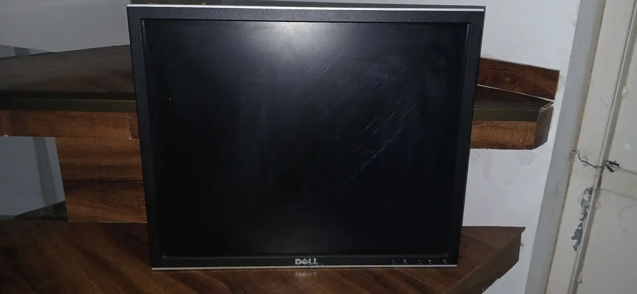 Monitor Dell 19" modelo: 1908fb