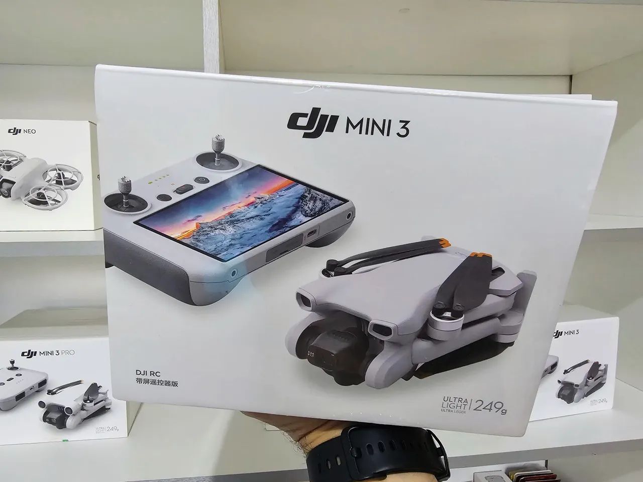 Drone DJI Mini 3 RC (com tela) lacrado + pronta entrega ! cartão 64gb grátis!!!