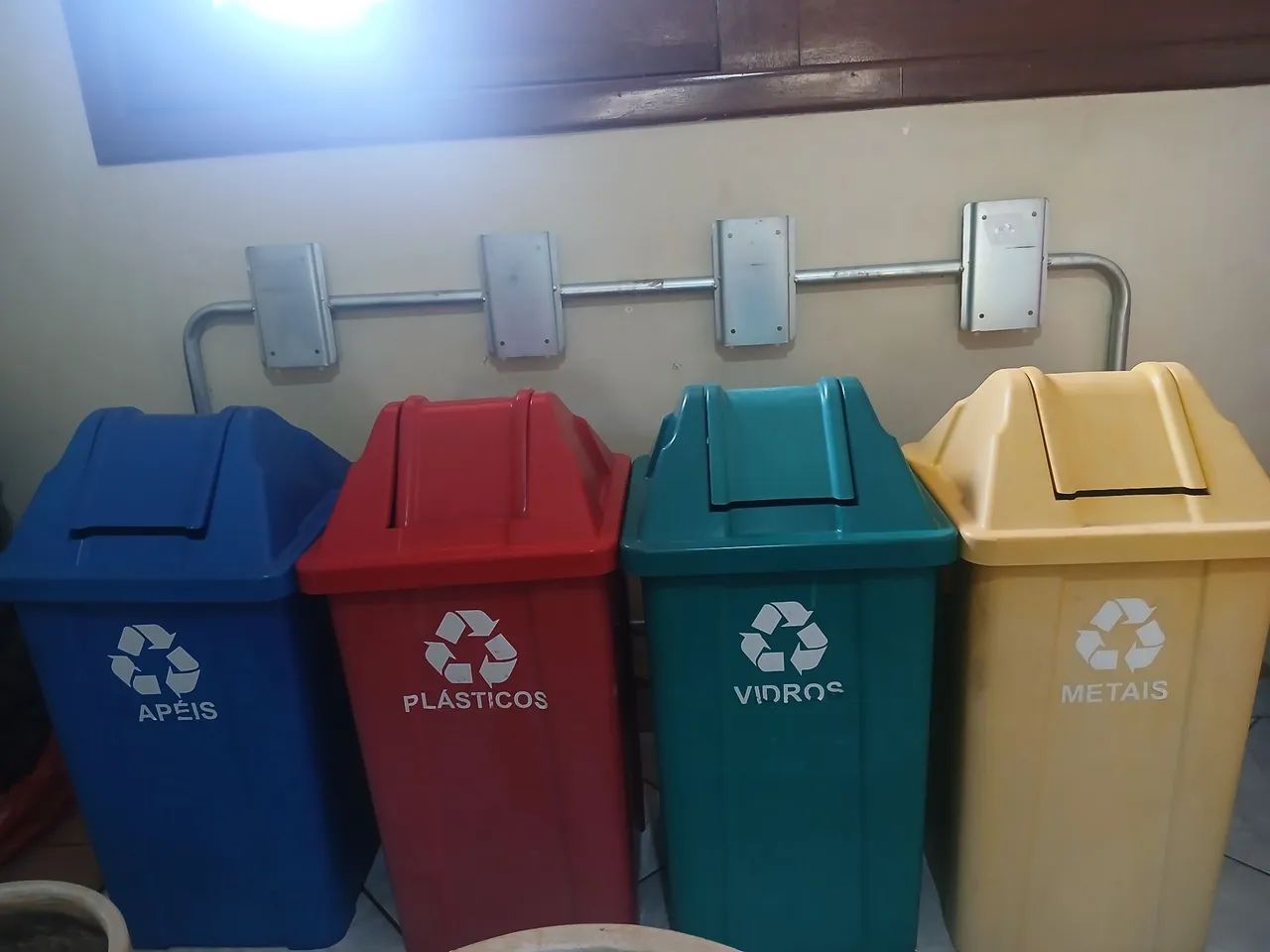 Lixeira reciclável65745826123267121