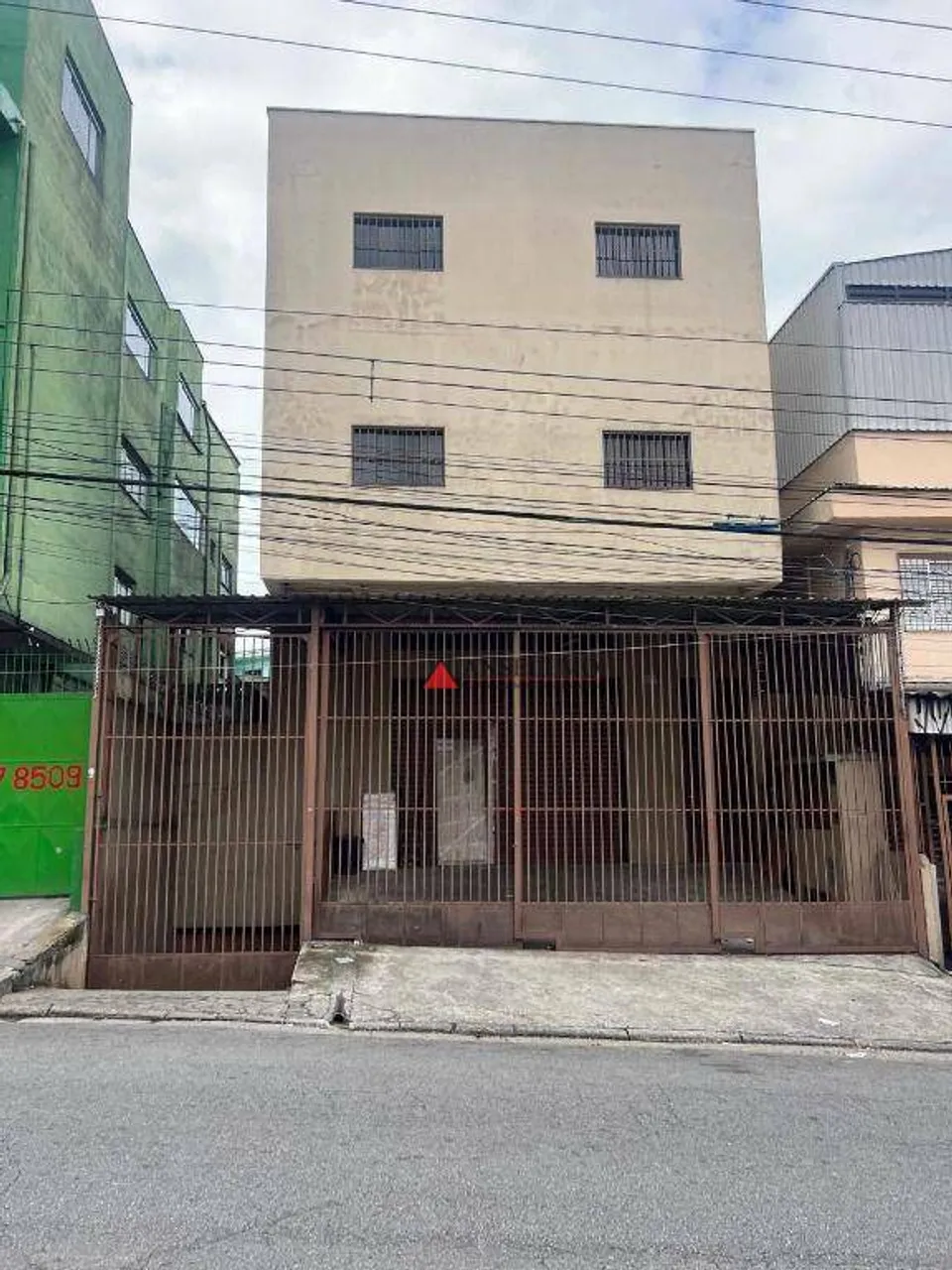 Prédio Comercial para alugar com 04 pavimentos e 20 vagas de estacionamento - Centro de Di