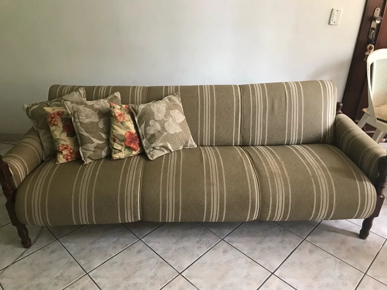 Sofá madeira antigo - Foto 2