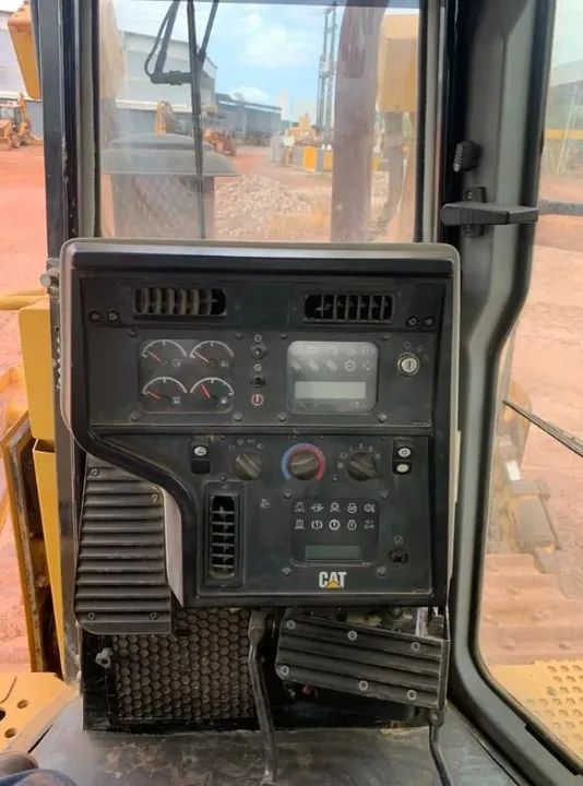 Trator de Esteira Caterpillar  - Foto 6