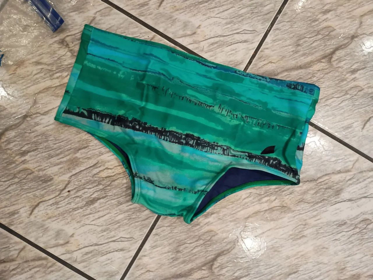 Sungas de Praia Masculinas - Tamanho P  - Foto 2