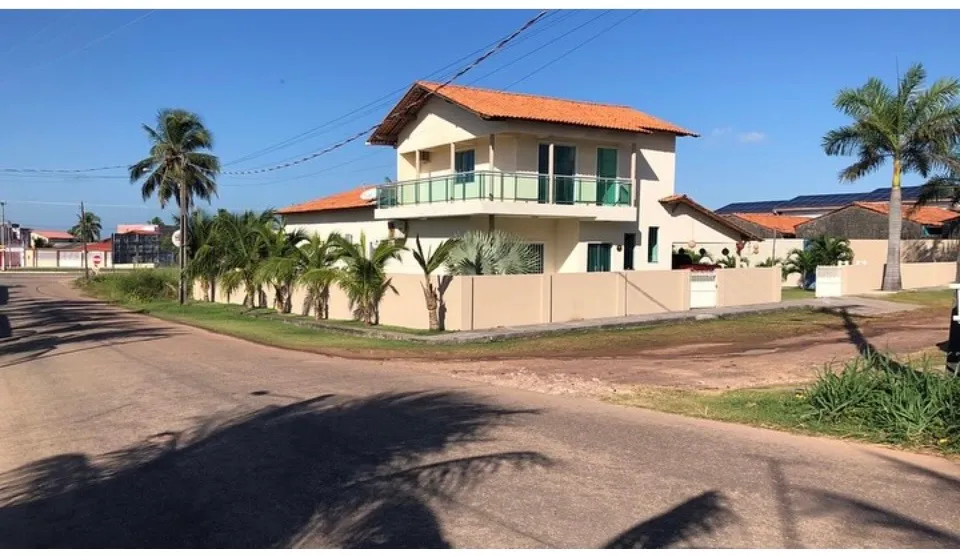 Casa na praia bairro do Atalaia