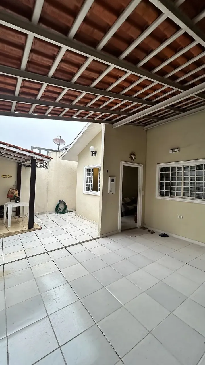 VENDO CASA NO CONDOMÍNIO VILLA LIRIOS
