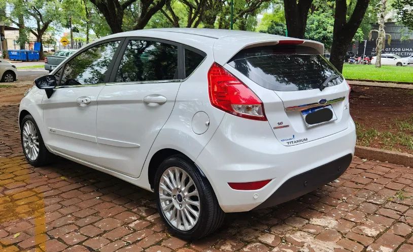 Ford Fiesta Titanium 1.6 - Foto 3