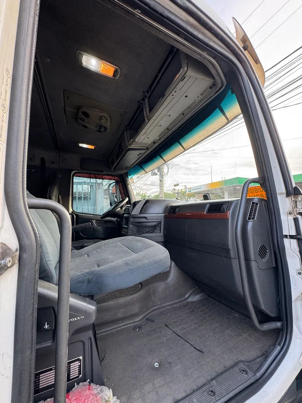Volvo FH 520 6x4 ano 2011 - Foto 5