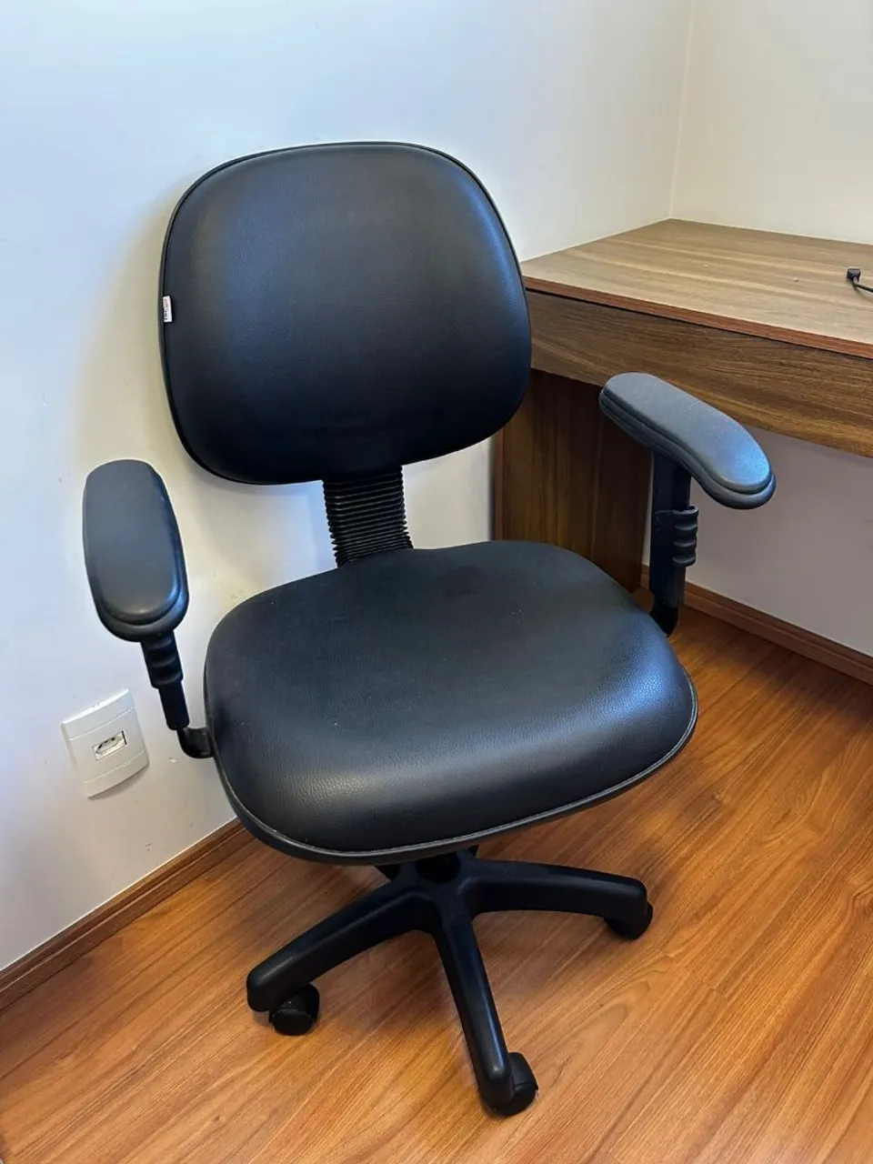 Cadeira de escritório preta - Conforto e design