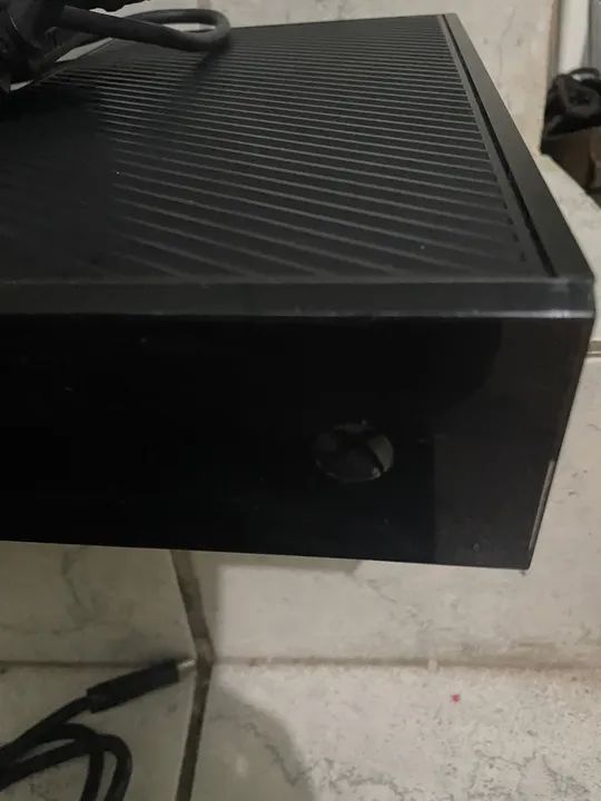 Xbox One - Console de Vídeo Game Leia o anúncio  - Foto 2