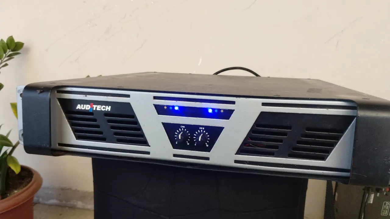 Amplificador Aud Tech