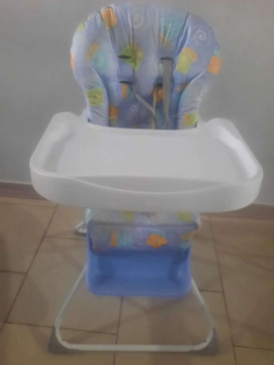 Vende-se cadeira de papa usada