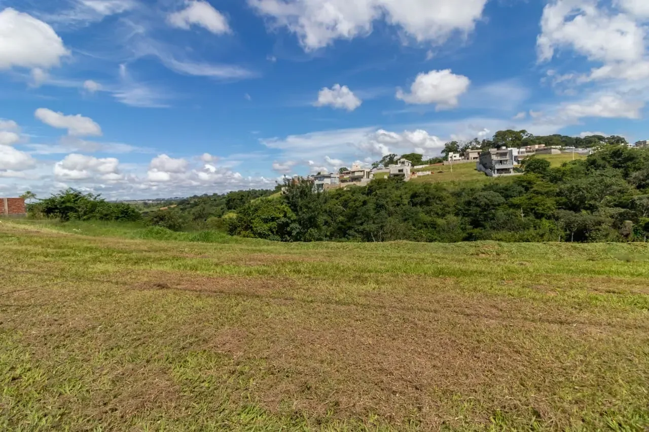 Lote em condomínio fechado com 360m² no condomínio Jardins Bolonha em Goiânia/GO