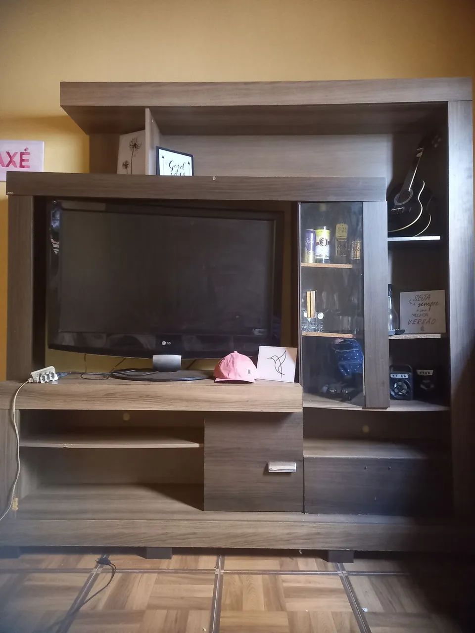 Vendo rack (e tudo os móveis e eletrodomestico)