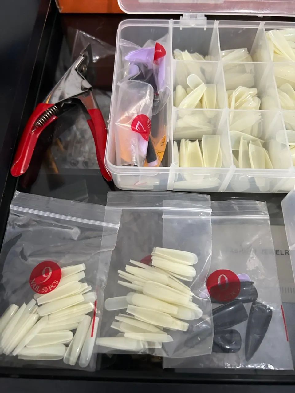 Kit com mais 800 unhas postiças e cortado de unhas postiças - Foto 4
