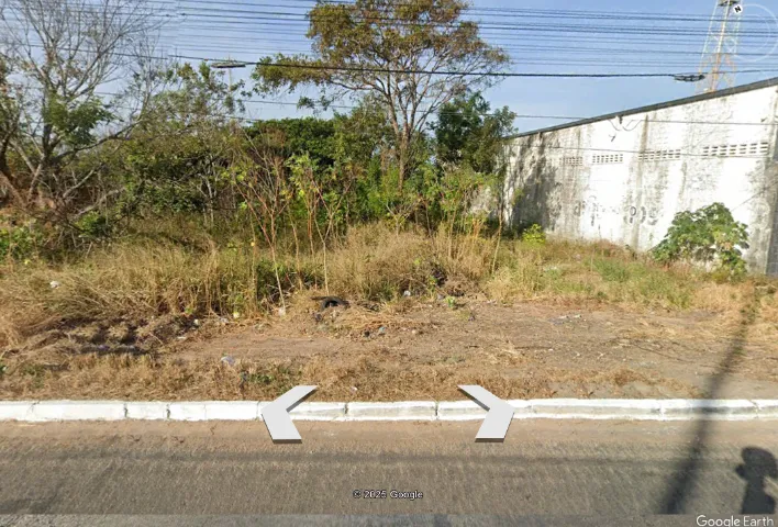 ? GRANDE OPORTUNIDADE! Terreno CE-04 à venda - Ideal para uso comercial!