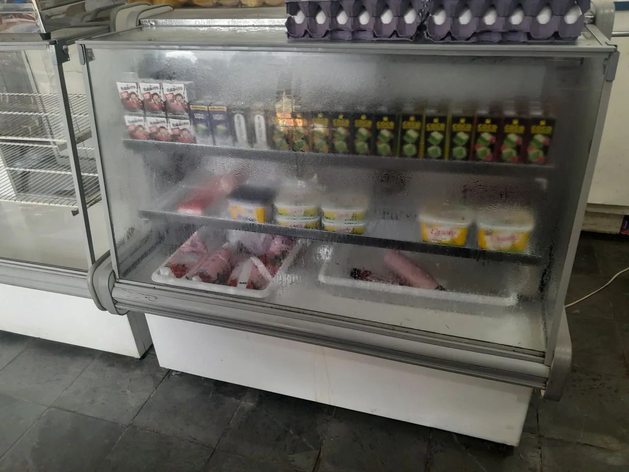 3 balcões expositores ( 2 refrigerado sendo 1 de ar forçado e 1 seco) - Foto 3