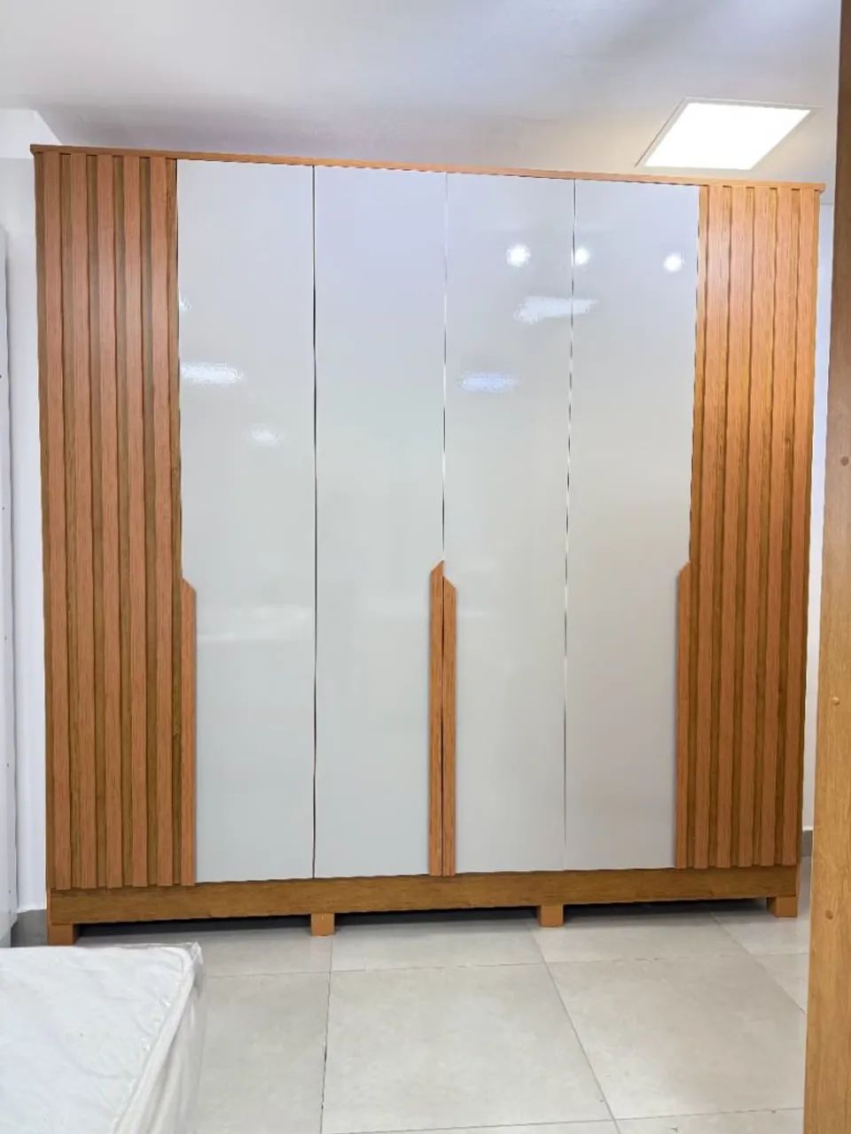Guarda-Roupa de casal 100% MDF 