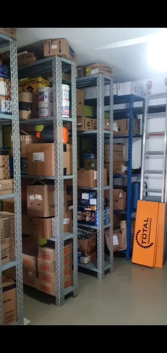 Remanescente de estoque e mobiliário de loja de ferrages, venda em lotes. - Foto 4