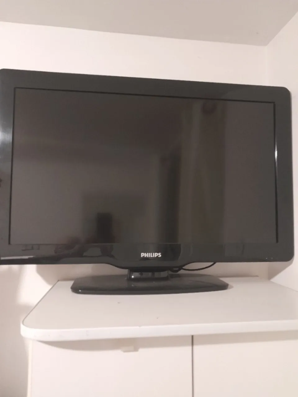 Tv PHILLIPS 32 Polegadas.Funcionando Perfeitamente.LCD.Cabos