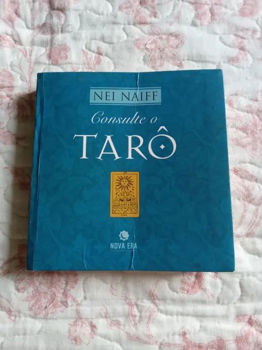 Livro Consulte o Tarô