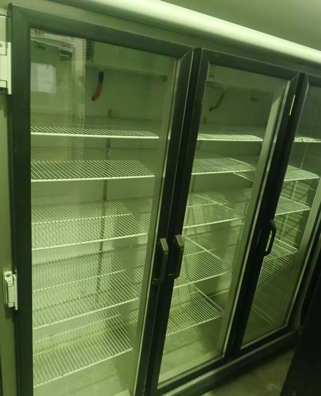 Frezzer expositor 3 portas - Geladeiras e Freezers - Jardim Rosana