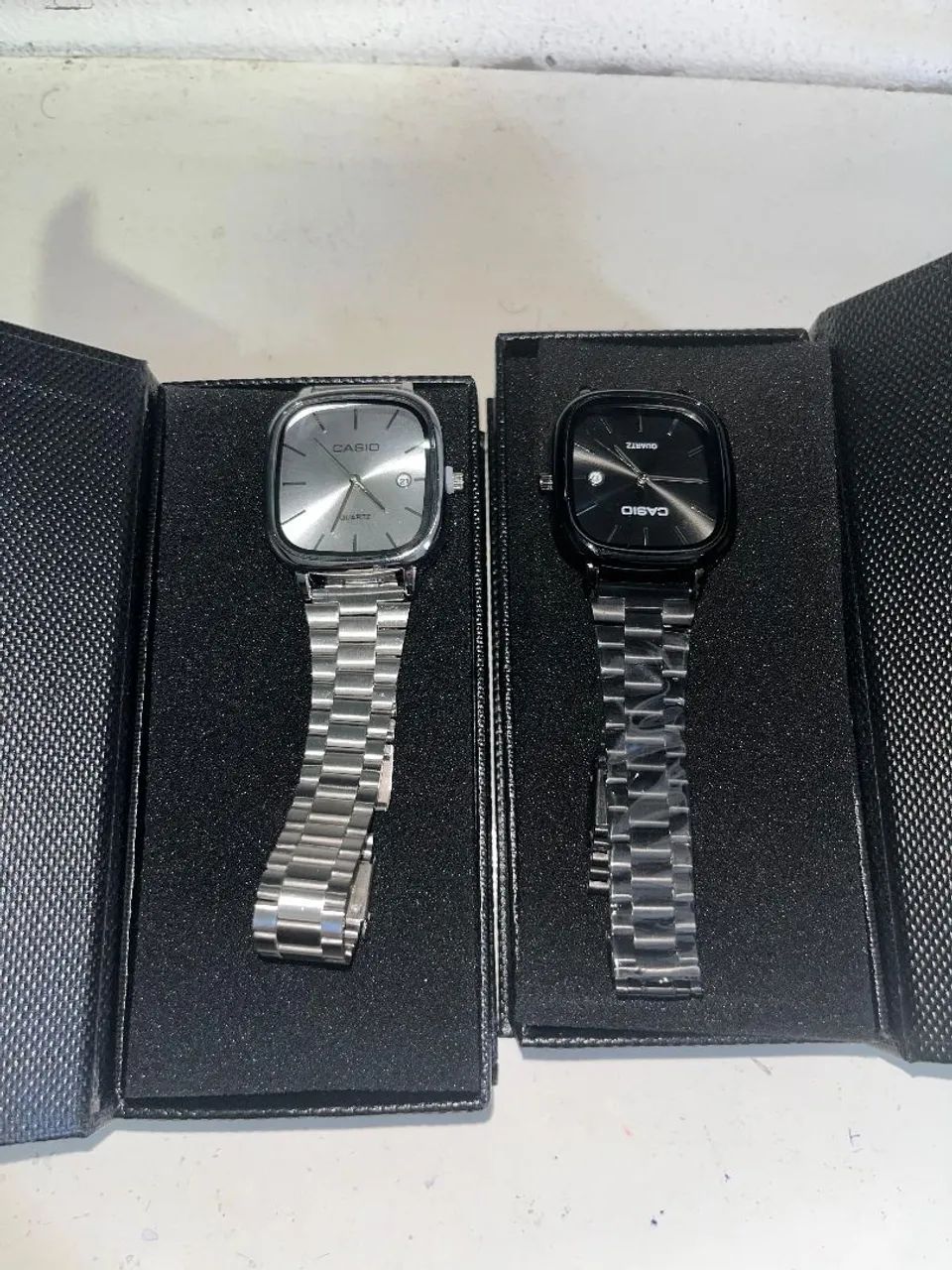 KIT 2 RELÓGIOS CASIO QUARTZ (PRETO E PRATA)