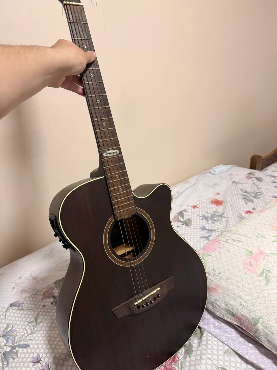 Violão em perfeito estado 