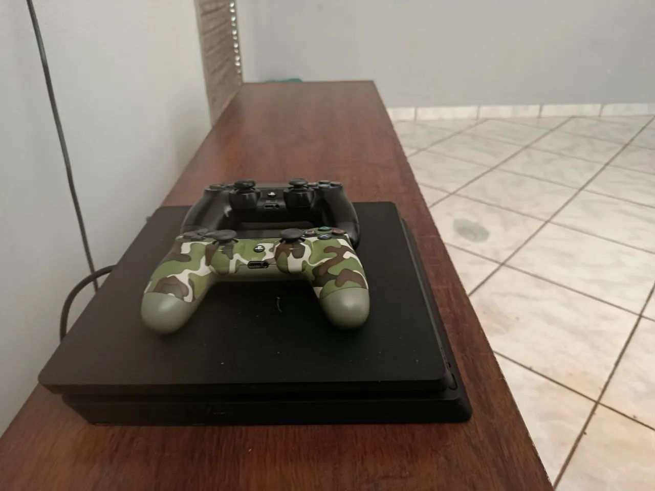 Vendo ps4 + 02 controles, completo!!!!! - Foto 3