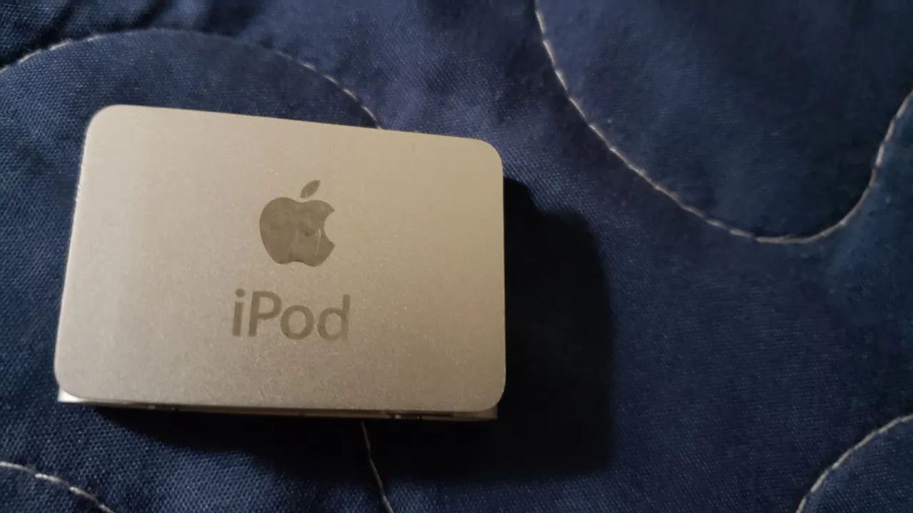Ipod shuffle 1gb  2a geração  Pra consertar  100$ - Foto 3