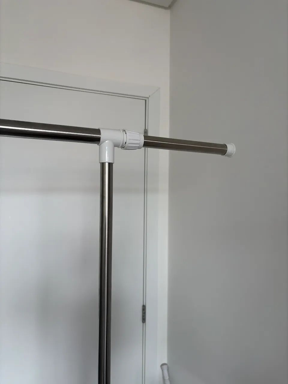 2 un Arara de roupas dois andares  - Foto 2