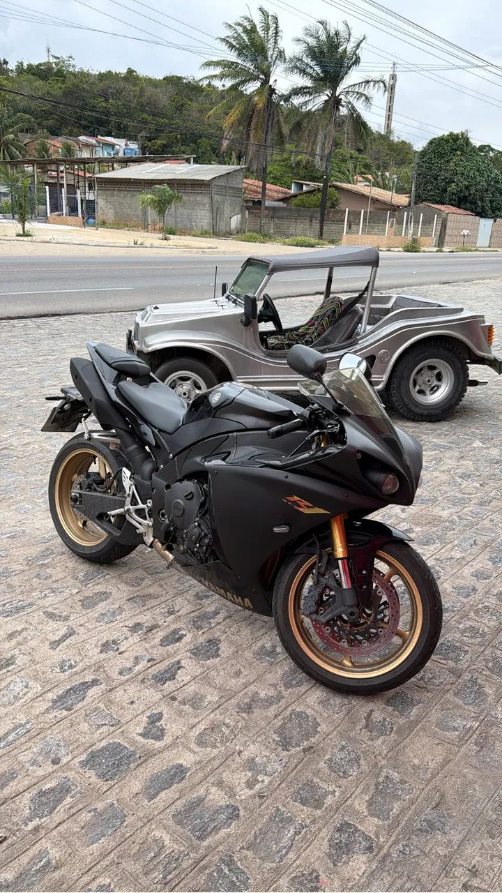 YAMAHA R1  - Foto 3