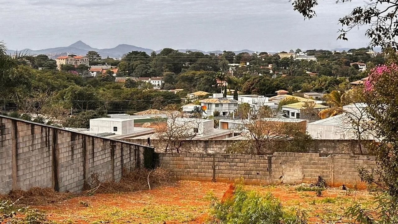 LOTE 1025M² COM PROJETO APROVADO- BAIRRO GARÇAS
