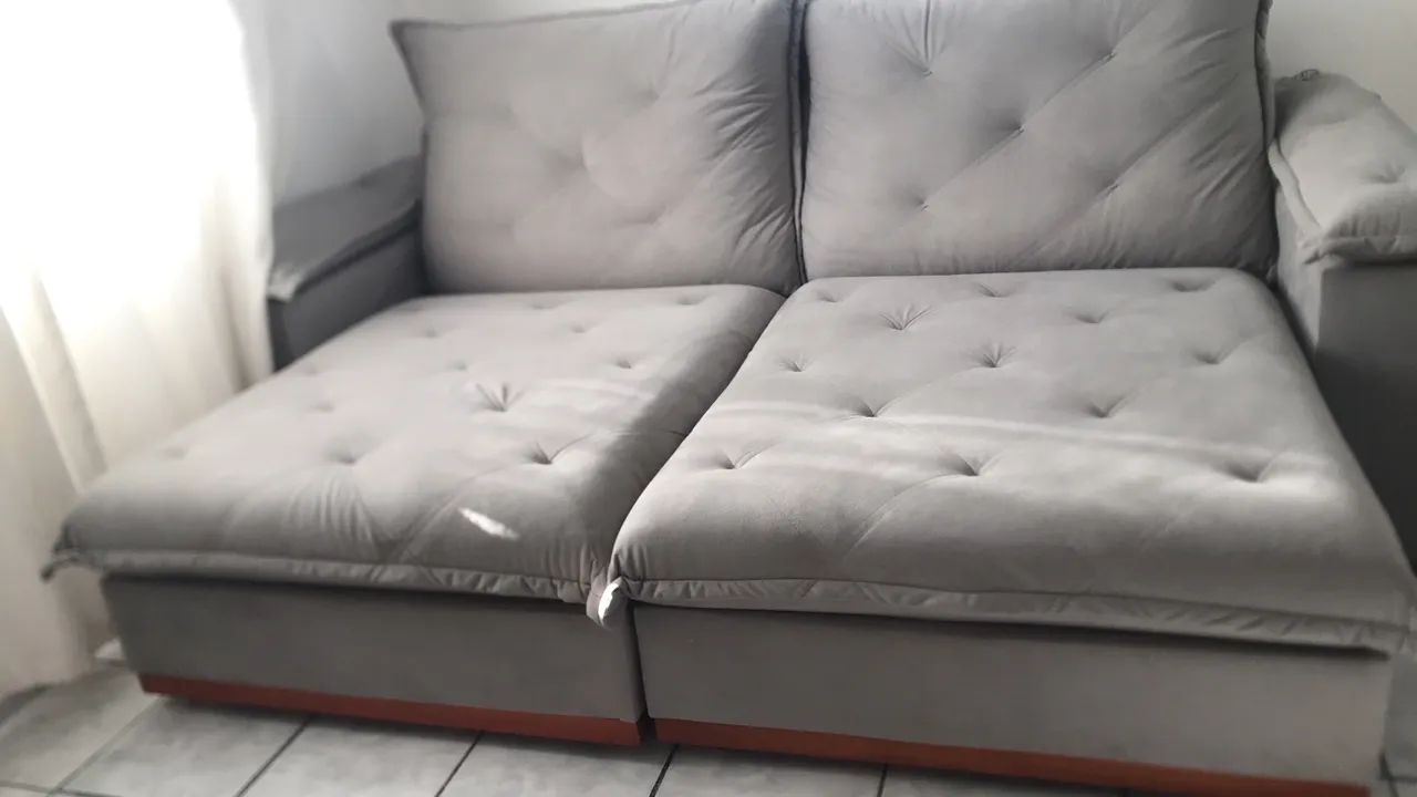 Sofá impermeável semi novo - Foto 2