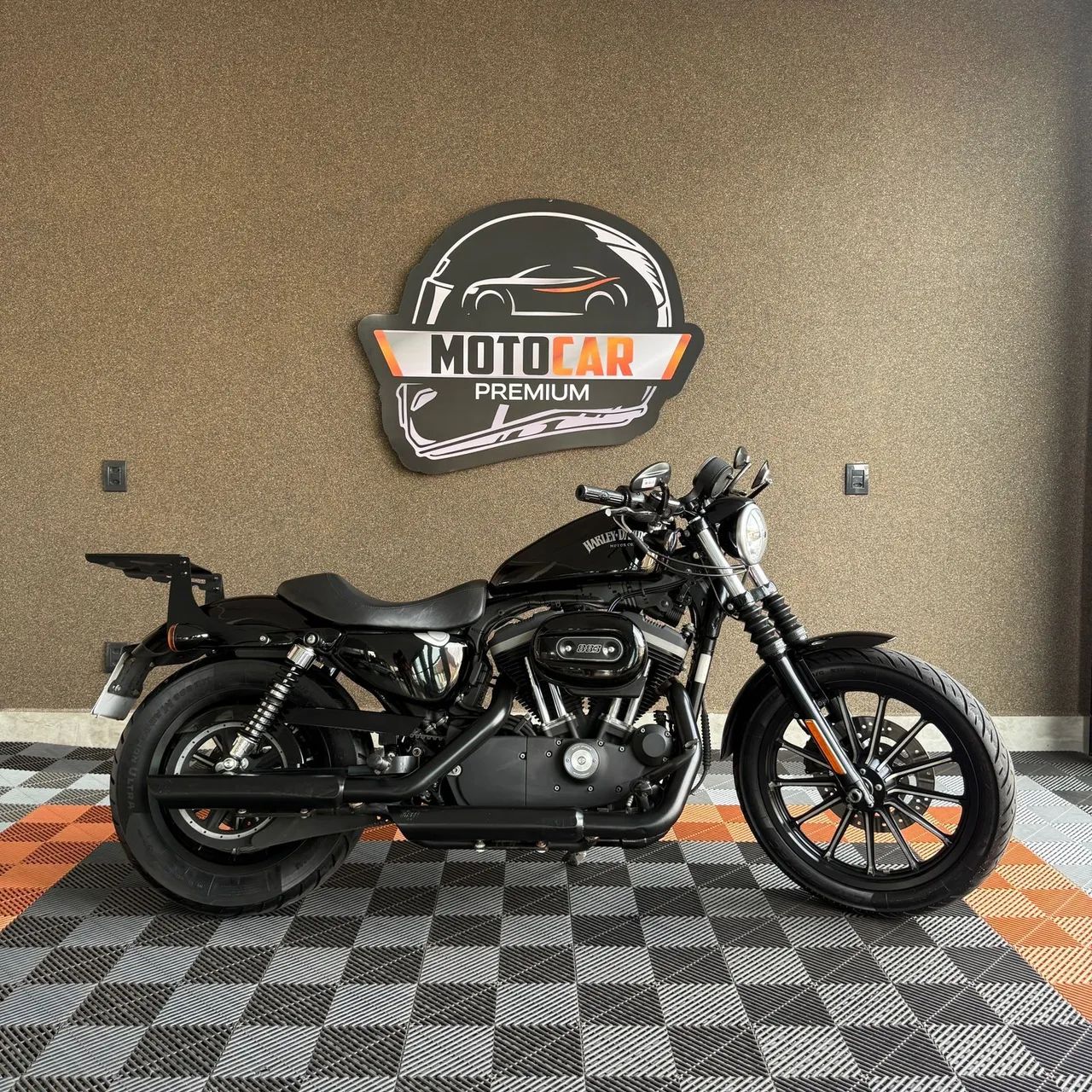 HARLEY DAVIDSON/ IRON 883