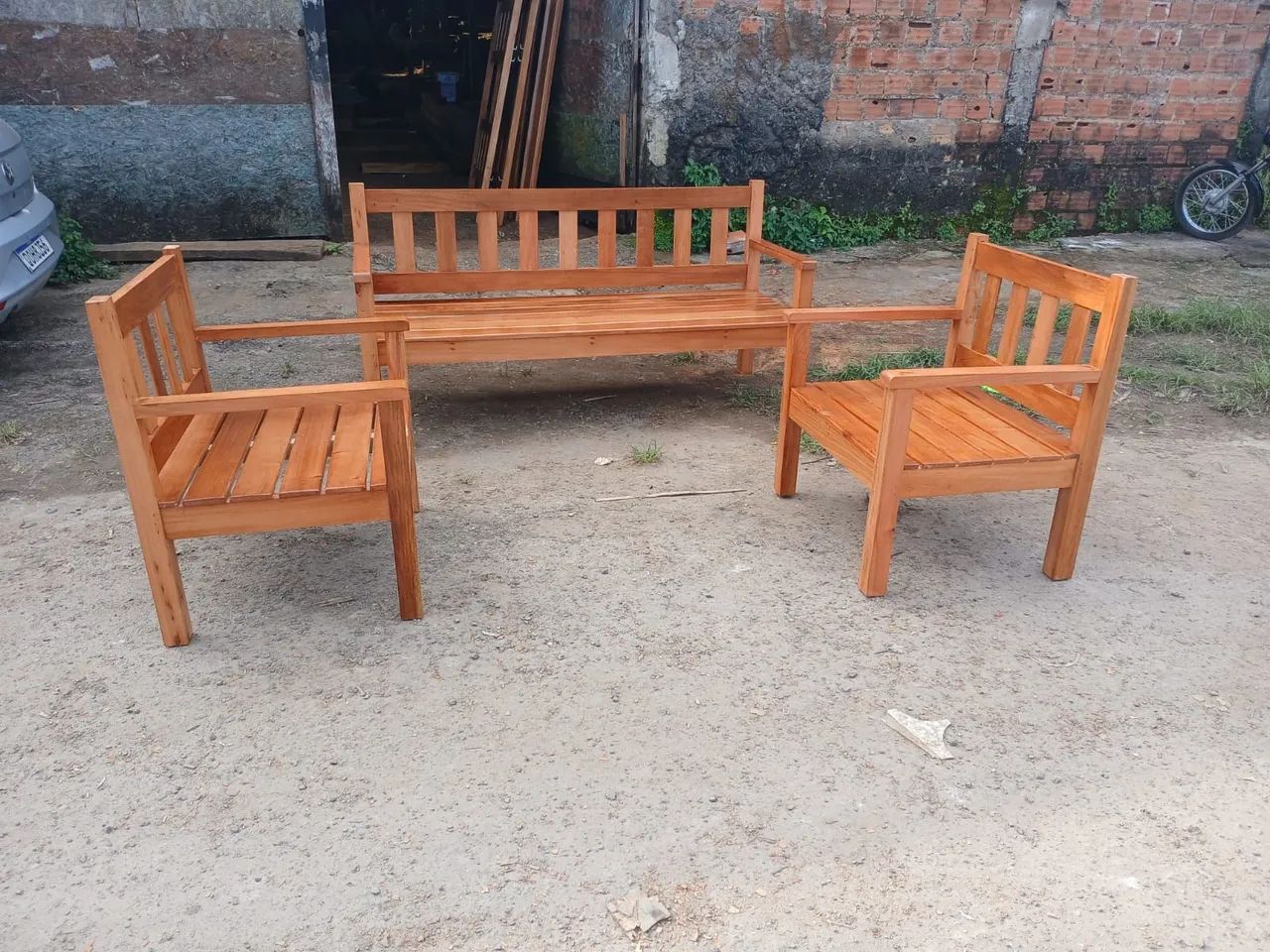 Conjunto de 1 Sofá com 2 poltronas de madeira maciça  - Foto 2