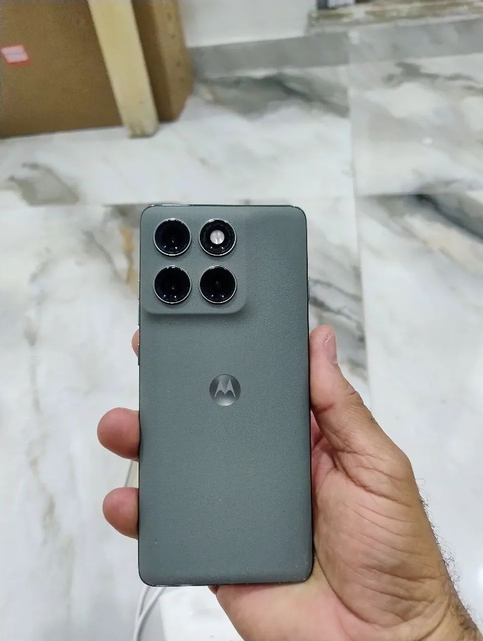 Moto Edge 60 pro excelente estado completo  - Foto 2