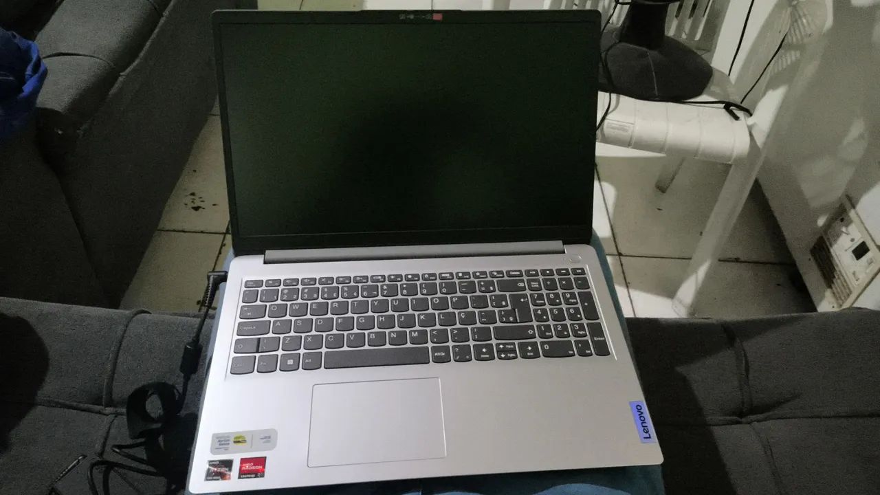 Notebook Lenovo ideapad 1i, Ryzen 3 7320u  - Foto 2