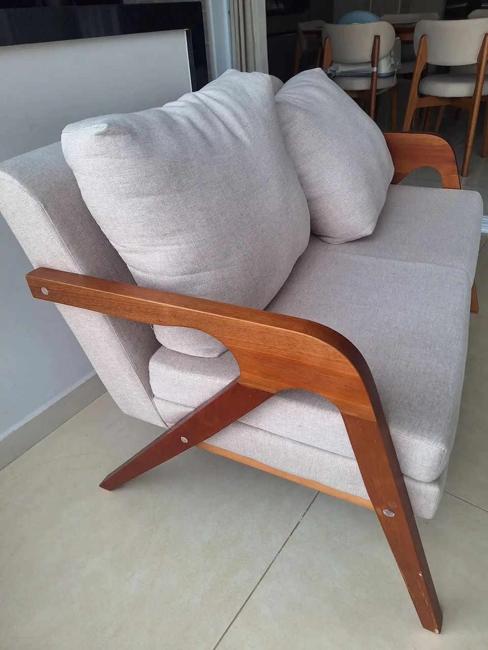 Sofá Namoradeira 2 lugares bege linho - mona  - Foto 4