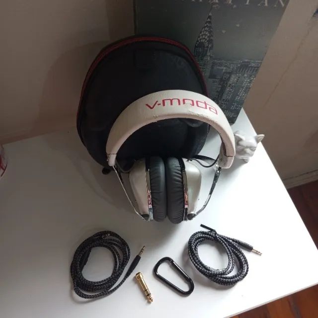Headphone DJ profissional v-moda crossfade lp1 white pearl impecável com case e acessórios - Foto 4