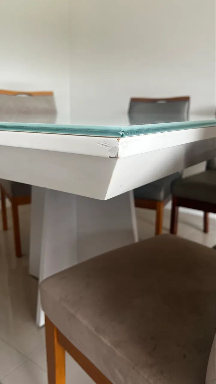 Mesa com tampo de vidro, para 8 lugares.  - Foto 5