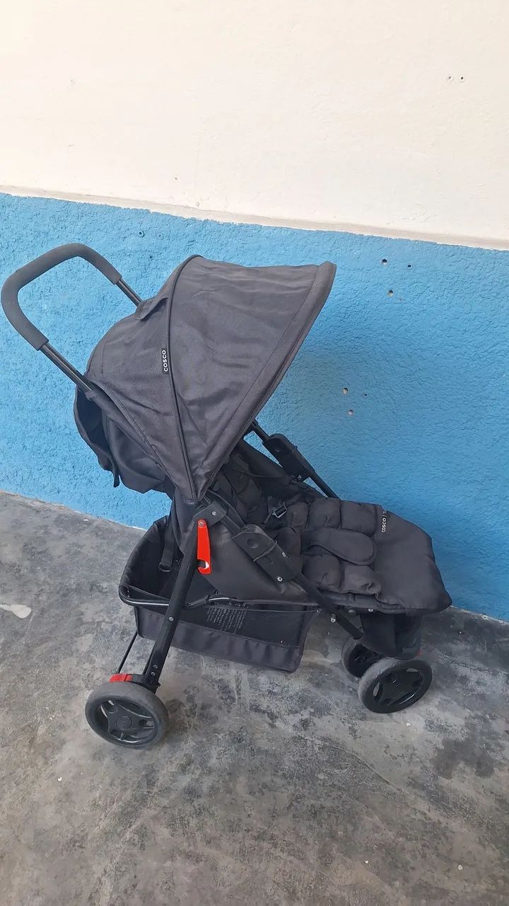 Carrinho de bebê Cosco