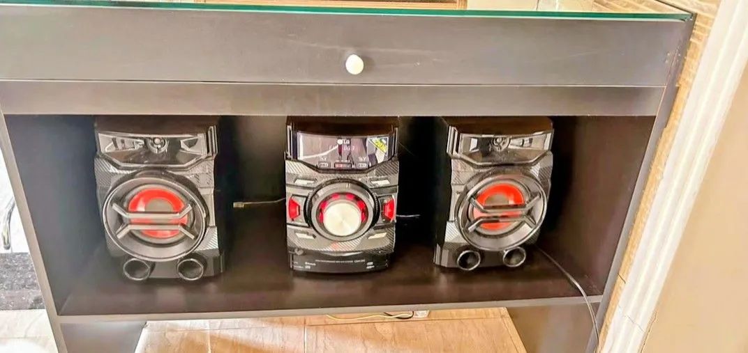 Microsystem LG muito potente, Bluetooth, USB duplo e rádio  - Foto 2